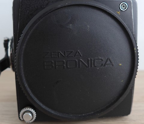 bronica SQ cache de face avant